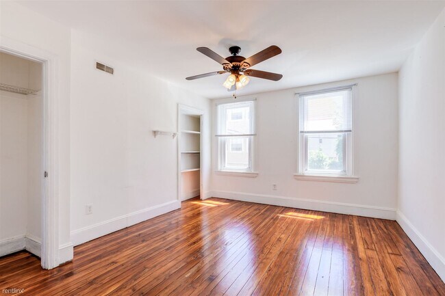 Foto del edificio - 5 br, 2 bath House - 1737 MONUMENT ST