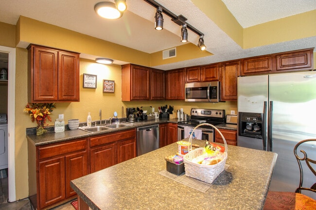 Cocina - 405 Mimosa Ct