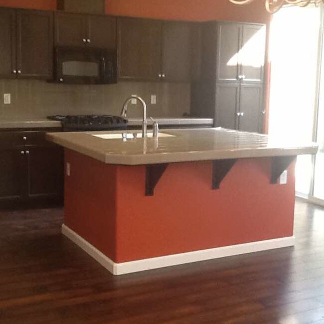 Foto del edificio - 4011 Harlan Ranch Blvd