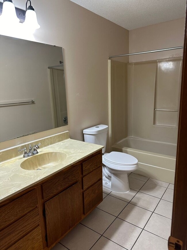 Building Photo - One Bedroom
