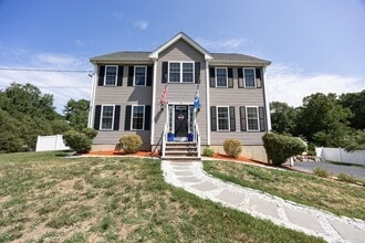 Building Photo - 12 Cody Ln