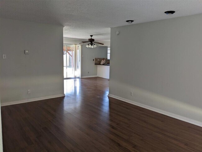 Foto del edificio - 815 Wisteria Way
