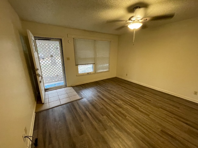 Building Photo - 504 Highland Dr