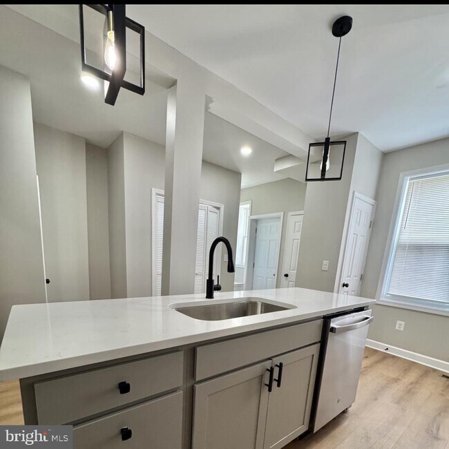 Foto del edificio - 2216 Whittier Ave
