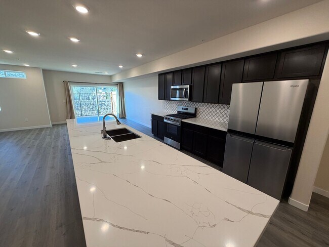 Foto del edificio - Brand New Townhome in Sparks!