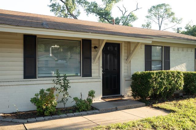 Building Photo - 1401 Bryan Dr