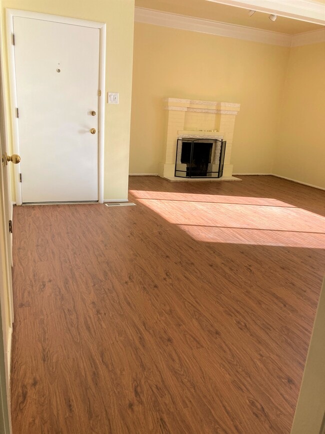 Living room from kitchen - 5 Lorton Ave
