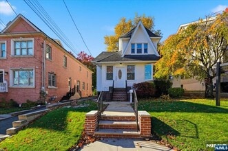 Building Photo - 85 Beckwith Pl