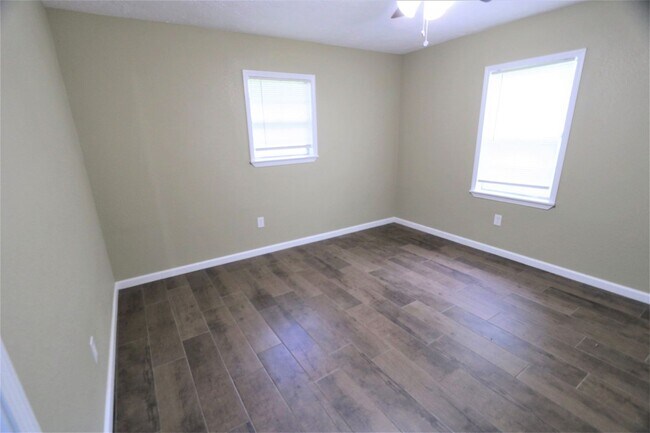 Foto del edificio - 13365 Blackgum St