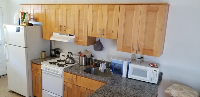 Foto del edificio - 3204 Stuart Ave