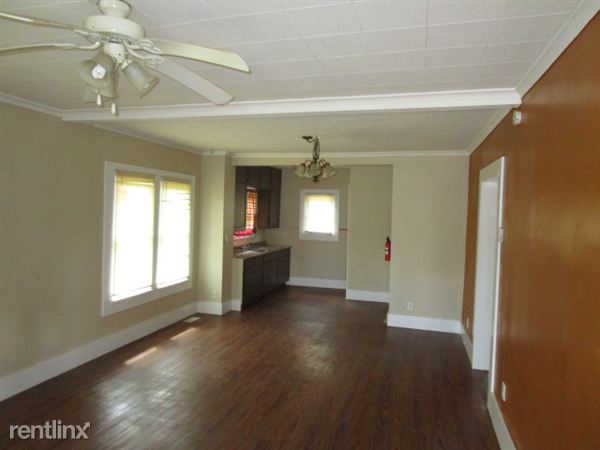 Building Photo - 1028 Barney Ave