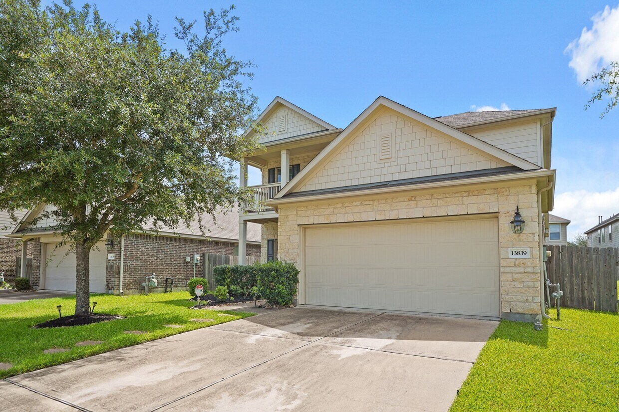 Primary Photo - 13839 Rosemere Ln