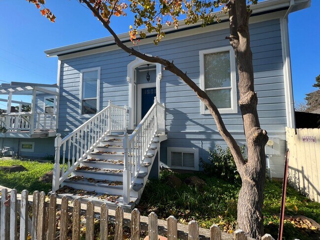 Foto del edificio - Downtown Benicia Remodeled Saltbox