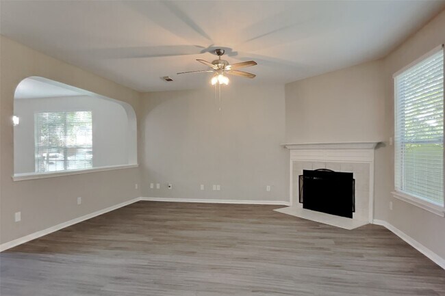 Foto del edificio - 1622 Sandy Park Dr