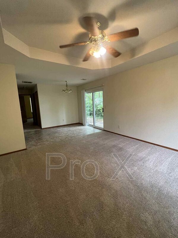 Foto del edificio - 220-222 Haley Place