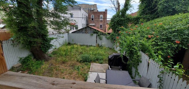 Foto del edificio - 648 E 228th St