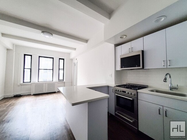 Building Photo - EAST 46 STREET