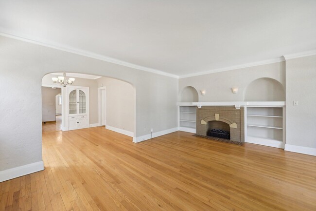 Foto del edificio - 4139 N Bartlett Ave