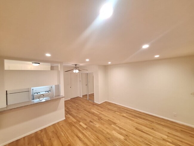 Foto del edificio - 4660 Kester Ave