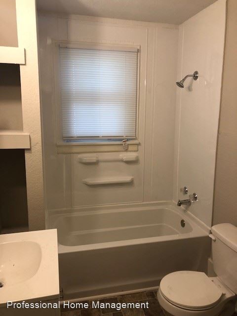 Foto del edificio - Studio, 1 bath House - 209 Old Mill Rd