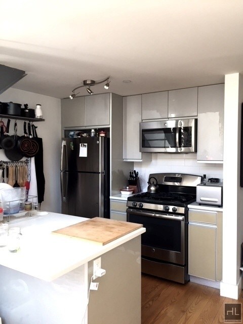 Foto principal - 107 Waverly Ave