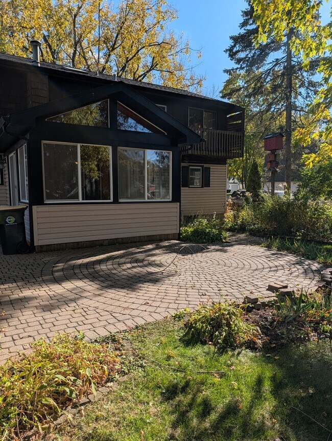 Foto del edificio - 342 Sunrise Ave