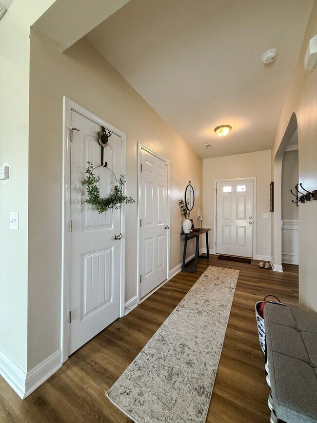 Building Photo - 3935 Standardbred Dr
