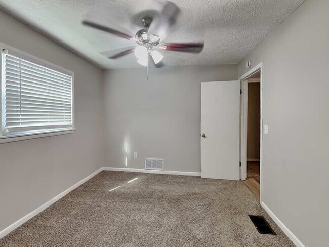 Foto del edificio - 4172 Renfrew Ct SW