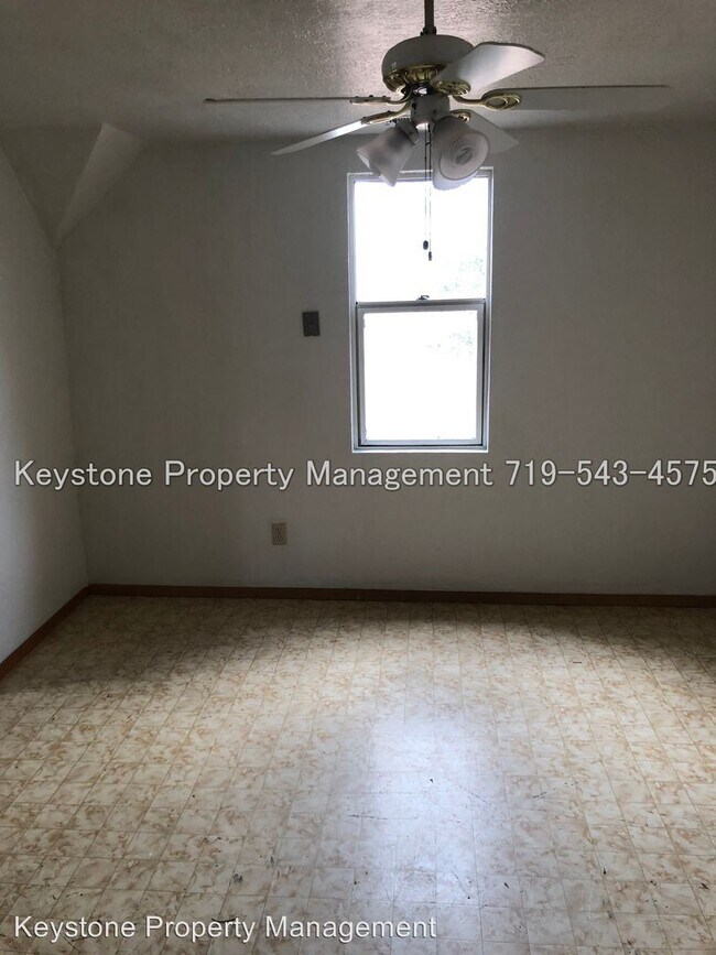 Building Photo - 415-415 W 12th St