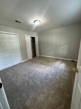 Building Photo - 4213 Fairfield Cir