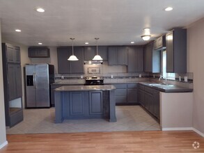Building Photo - 1315 Mozi Ln