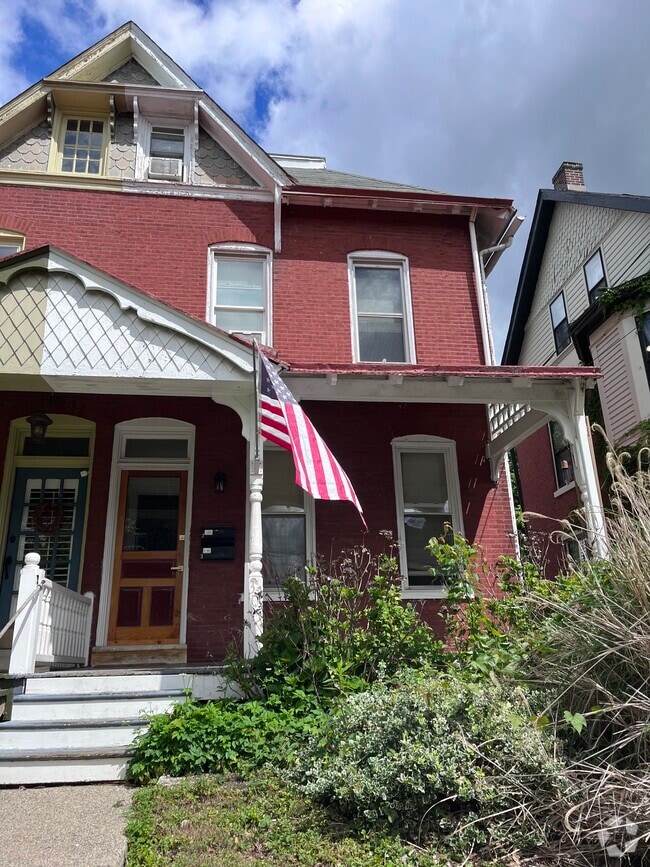 Building Photo - 305 W Biddle St
