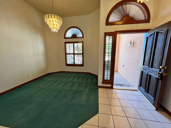 Foto del edificio - 6851 Rock Canyon Dr