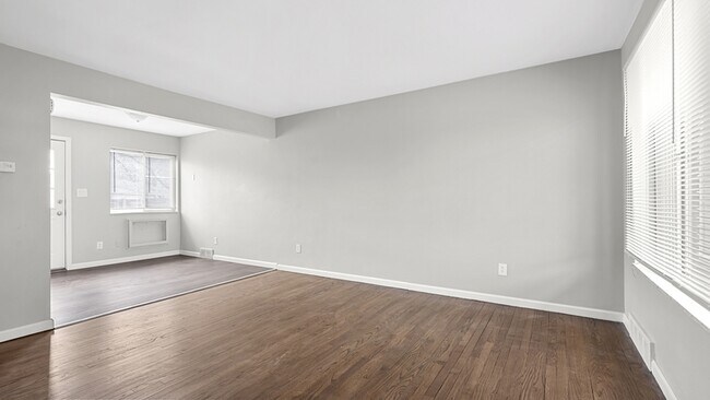 Foto del edificio - 24575 Kelly Rd