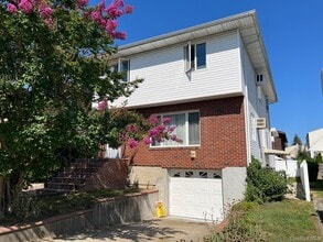 Building Photo - 12 Hickory Rd