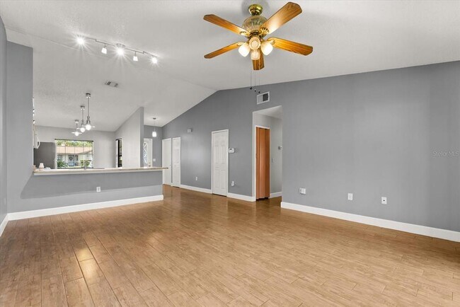 Foto del edificio - 8110 Canyon Oak Ln
