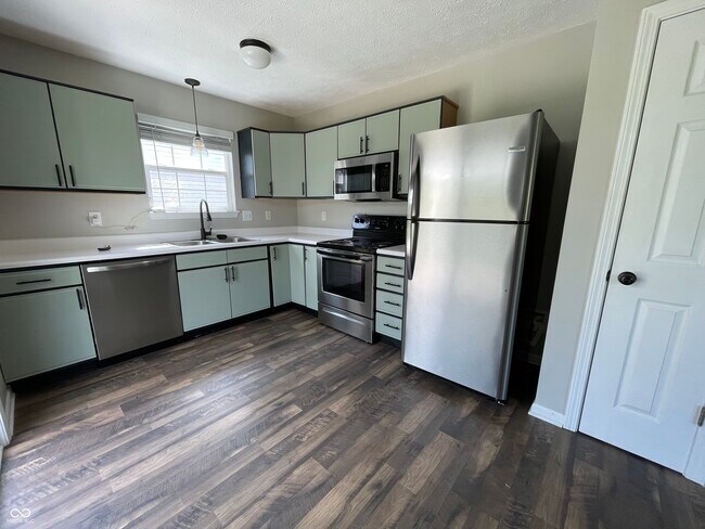 Building Photo - 2014 Tourmaline Dr