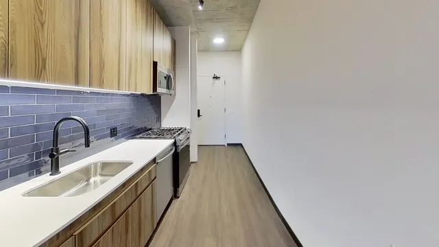 Building Photo - 158 N Ashland Ave