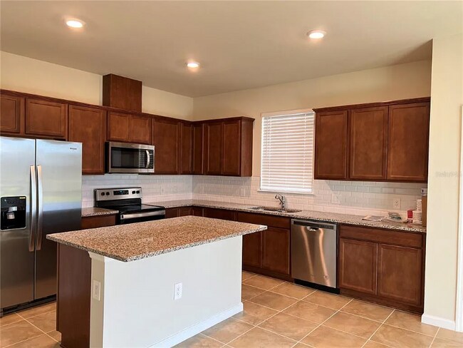 Foto del edificio - 6202 Baywood Ct