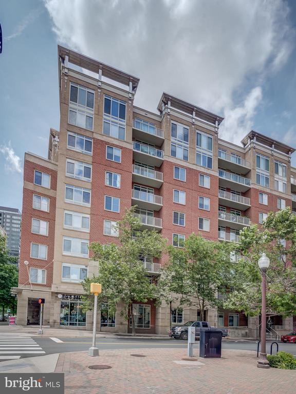 Building Photo - 820 N Pollard St