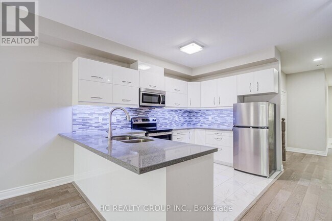 Photo du bâtiment - 56 N Lake Rd