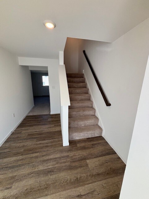 Foto del edificio - 8150 Lenker Dr