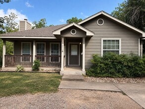 Building Photo - 5212 Guadalupe St