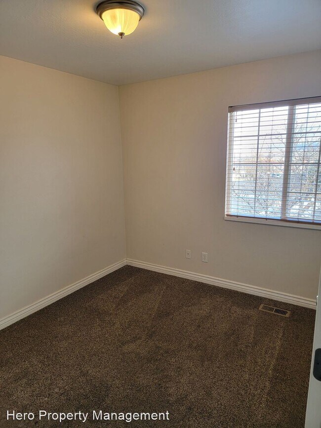 Foto del edificio - 5 br, 3.5 bath House - 2017 East 7205 South