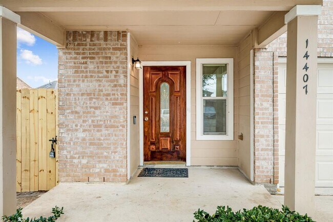 Building Photo - 14407 Acuna Ln