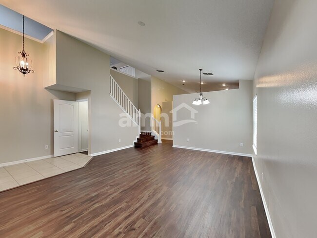Building Photo - 366 Cabana View Way