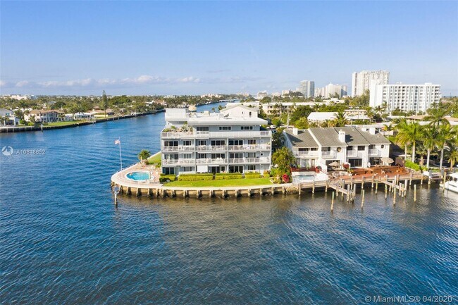 Foto del edificio - 1201 S Riverside Dr