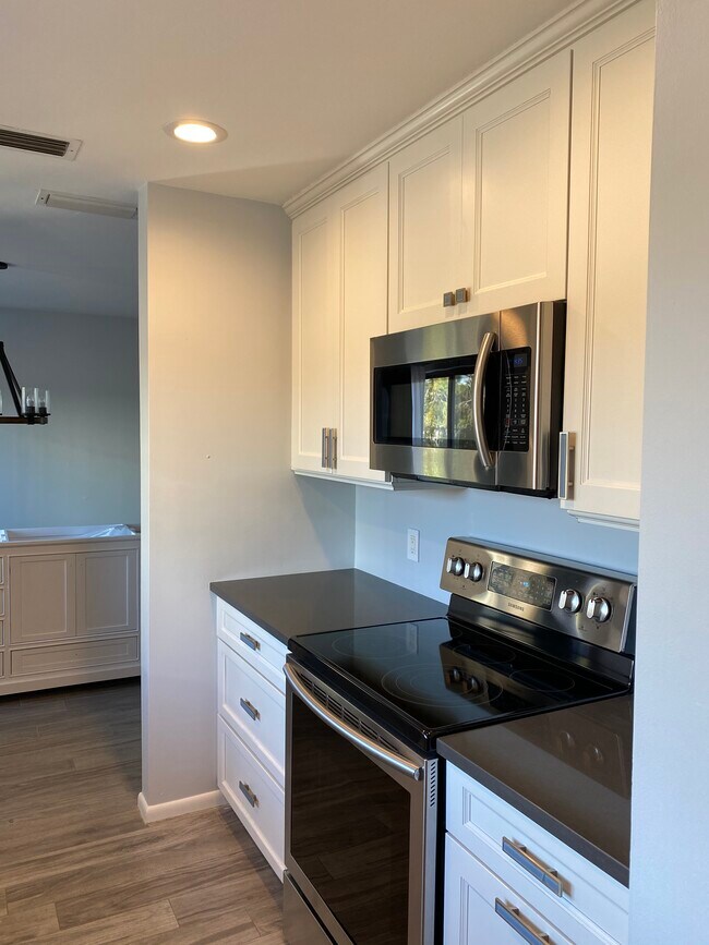 910 Vanderbilt Beach Rd Unit 228, Naples, FL 34108 Condo for Rent in