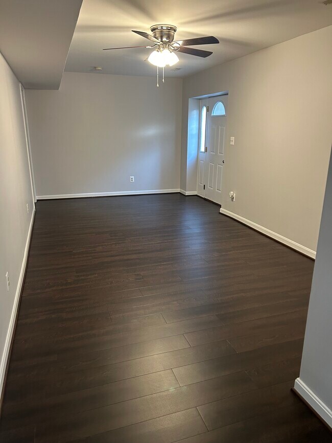 Foto del edificio - 9435 May Day St