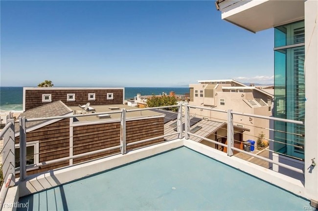 Building Photo - 2 br, 2 bath Triplex - 217 32nd St # A